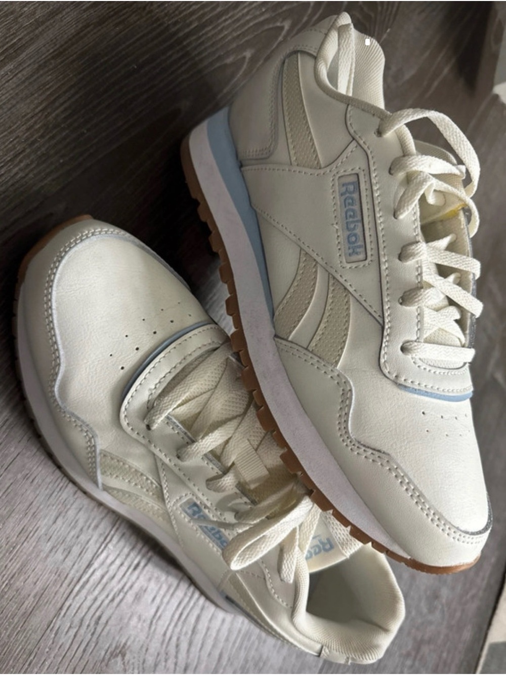 Reebok Kids Sneakers in Off-White with Light Blue Accent